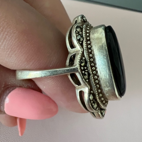 Ring - Picture 4 of 8